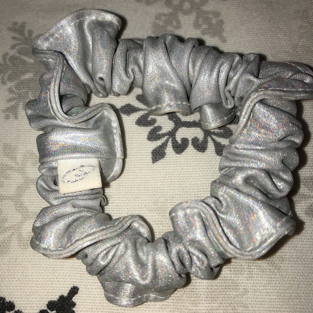 Dewedit By Kaitlyn Bristowe Scrunchie